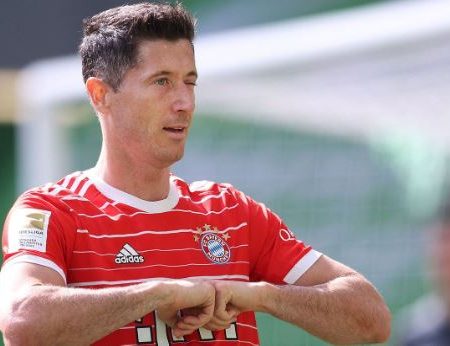 Người đứng đầu Barca đã xác nhận về việc hỏi mua Lewandowski